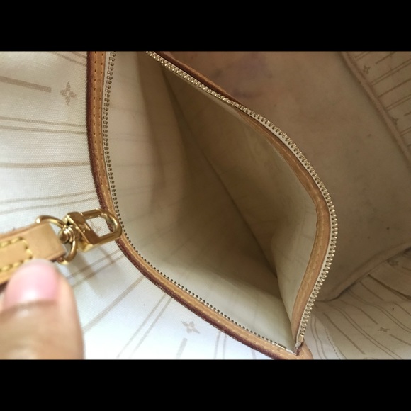 SOLD Louis Vuitton Neverfull MM Damier Azur - Picture 4 of 8